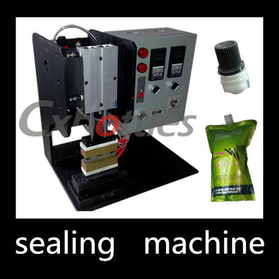 Duurzame Tribune op Zak Verzegelende Machine/Plastic Spuiten die Machine 4.9*0.6mm verzegelen Binnengrootte