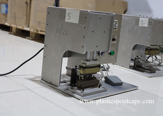 Semi - het Automatische Plastic Spuiten staan Zak Verzegelende Machine voor de Pijp van de Verbindingspers op