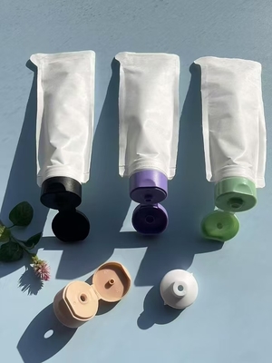 Een revolutie in cosmetische verpakkingen met spout pocket tubes betaalbaar aanpasbaar en veelzijdig