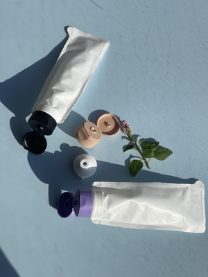 Een revolutie in cosmetische verpakkingen met spout pocket tubes betaalbaar aanpasbaar en veelzijdig