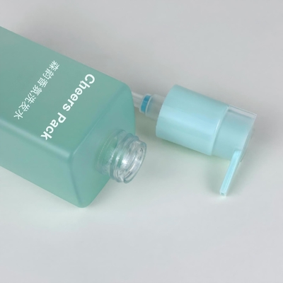 PET cosmetische flessen voor shampoos, body wash met pomp PET cosmetische flessen