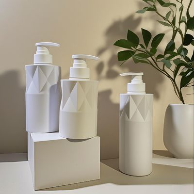 Glasvormige PET cosmetische fles met perspomp en aangepast logo 5000 stuks MOQ 15-35 dagen Levering