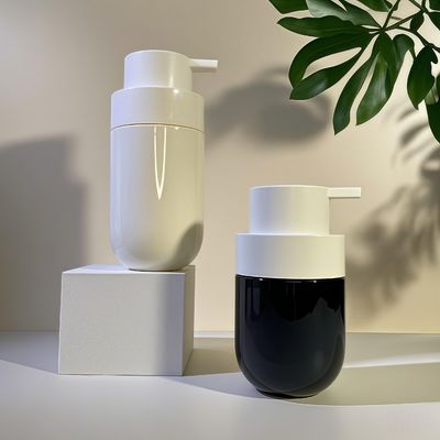 Dikke Ronde Vorm PET Cosmeticafles met Drukpomp en Aangepaste Kleur Zeefdruk voor Schoonheidsverpakking