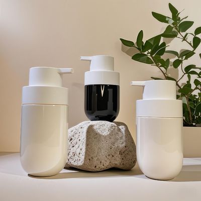 Dikke Ronde Vorm PET Cosmeticafles met Drukpomp en Aangepaste Kleur Zeefdruk voor Schoonheidsverpakking