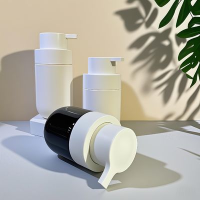 Dikke Ronde Vorm PET Cosmeticafles met Drukpomp en Aangepaste Kleur Zeefdruk voor Schoonheidsverpakking