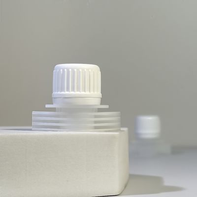 Draagbare en duurzame 16 mm PE-plastiek schroefkap met flip-top spout deksels Food Grade Safe Rim voor dranken Flexibele verpakking